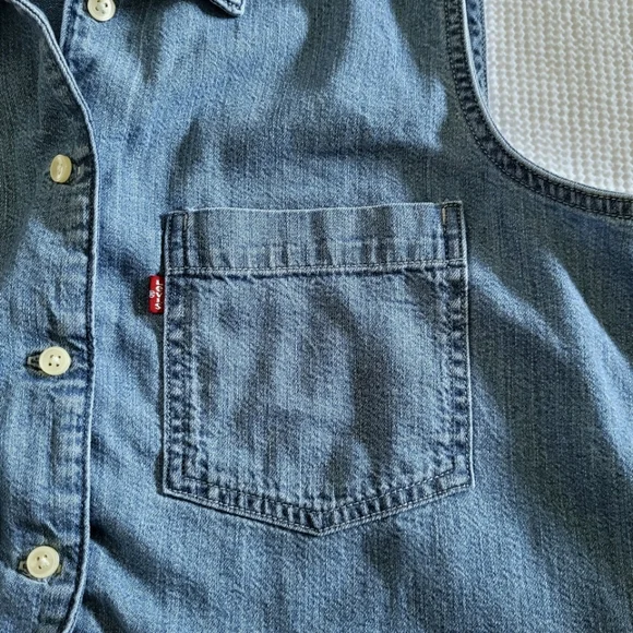 ✨️HP✨️ Levi's Rumi Cotton Denim Shirt - NWT - Picture 4 of 13